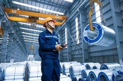 Giá thép, cà phê trong nước có tín hiệu khả quan; Vàng, USD bất ngờ đảo chiều hồi phục