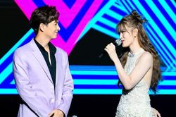 Ngô Kiến Huy đăng clip chạy show cùng Đông Nhi, một ca khúc 'sống dậy' sau 15 năm