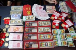 Tết Giáp Thìn 2024: Đồng tiền kỷ niệm hình con Rồng hút khách