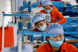 PMI ngành sản xuất Việt Nam tháng 12/2023 tăng nhẹ
