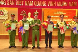 Khen thưởng các đơn vị tham gia truy bắt hung thủ sát hại nhân viên quán cà phê