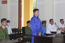 Phó giám đốc cướp ngân hàng lĩnh 4 năm tù