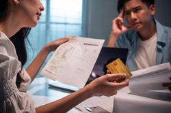 Cách hóa giải mâu thuẫn tiền bạc trong hôn nhân mà các cặp vợ chồng nên biết
