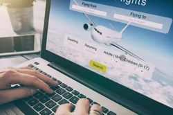 Cận Tết, cẩn trọng 'bẫy' vé máy bay, combo du lịch giá rẻ