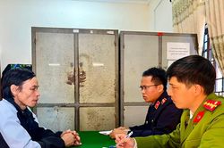 Bắt đối tượng vừa ra tù dùng dao tấn công bố ruột gây thương tích