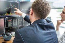 Chứng khoán 11/1: Khối ngoại dứt đà bán ròng, mạnh tay gom một nhóm cổ phiếu