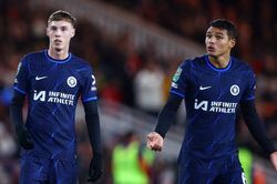Pochettino khốn khổ vì mớ hỗn độn Chelsea