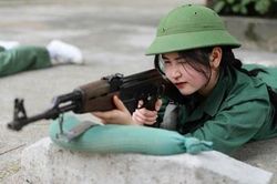 Bồi dưỡng kỹ năng quân sự cho sinh viên