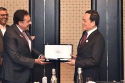 Phó Thủ tướng Trần Lưu Quang tiếp Lãnh sự danh dự Việt Nam tại bang Gujarat, Ấn Độ