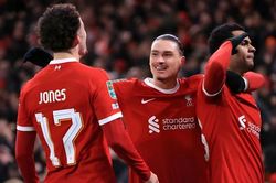 Liverpool thắng 'hú hồn' Fulham tại Cúp Liên đoàn