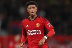 Sancho rời Man United