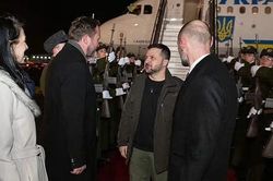 Tổng thống Ukraine Zelensky đến Estonia trong chuyến công du vùng Baltic