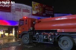Kịp thời dập tắt đám cháy tại chợ Đước (TP. Vinh)