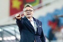 HLV Troussier có giúp Việt Nam thoát khỏi 'cơn mưa bàn thua' trước Nhật Bản?
