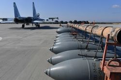 Nga chế tạo bom lượn giúp chiến đấu cơ 'xuyên thủng' lưới phòng không Ukraine