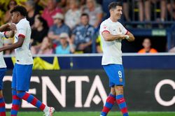 Barcelona giành quyền vào chung kết Siêu Cúp Tây Ban Nha trong ngày Lewandowski rực sáng