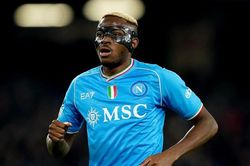 Tin chuyển nhượng 12/1: Real Madrid tạo 'bom tấn' với Osimhen, MU mua đàn em Hojlund để thay Antony