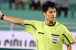 Lộ diện trọng tài 'cực điển trai' sẽ bắt chính trận Việt Nam vs Nhật Bản