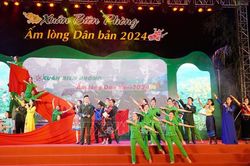 Đồng chí Trương Thị Mai dự Chương trình Xuân Biên phòng - Ấm lòng dân bản