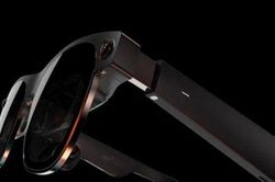 XREAL Air 2 Ultra giá siêu rẻ có thể thổi bay Apple Vision Pro?
