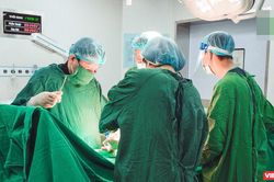 Thông tim can thiệp xuyên tử cung cứu sống bào thai bị tim bẩm sinh nặng