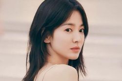 Danh tính tình mới của Song Hye Kyo lộ diện, còn tiết lộ luôn tin vui của bạn gái