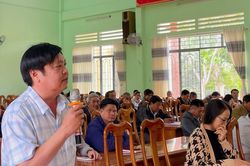 Lãnh đạo UBND huyện Đak Pơ đối thoại với nông dân