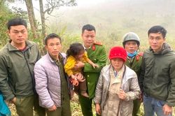 Bé gái 2 tuổi 'mất tích' được tìm thấy trong rừng
