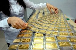 Giá vàng hôm nay 12/1: Vàng SJC tăng sốc, người mua vẫn lỗ