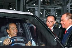 Tổng thống Indonesia Joko Widodo thăm nhà máy VinFast Hải Phòng