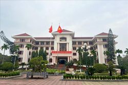 Cho thôi chức vụ đối với cán bộ đánh golf trong giờ hành chính ở Bắc Ninh