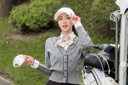 Học 'nữ thần sân golf' Hàn chiêu lên đồ ngày Đông