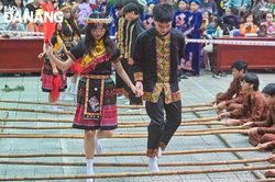 Trải nghiệm nhiều hoạt động hấp dẫn tại ngày hội văn hóa dân gian