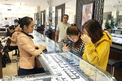 Giá vàng 'quay đầu' tăng trở lại