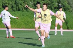 Tuyển Việt Nam tập luyện trước trận đầu tiên tại Asian Cup