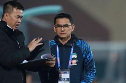ĐKVĐ V-League CAHN đón hàng loạt người Thái sau khi HLV Kiatisak tiếp quản 'ghế nóng'