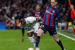 Nhận định Real Madrid vs Barcelona (02h00, 15/1): Khi Barca trông cả vào De Jong