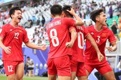 ĐT Việt Nam thua Nhật Bản, CĐV vẫn tự hào, đồng loạt gửi 'đơn xin lỗi' HLV Troussier
