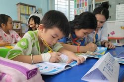 'Lớp học vui vẻ' cho trẻ nhỏ trong bệnh viện