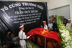 Truy tặng Bằng khen cho Phó trưởng Công an phường hy sinh khi làm nhiệm vụ