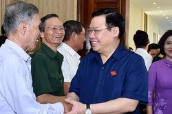 Để những quyết sách sát thực tiễn, hợp lòng Dân!