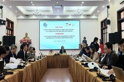 CIEM công bố 2 kịch bản GDP năm 2024: Tiếp tục cải cách thể chế để duy trì đà tăng trưởng