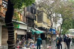 Hiện trường vụ cháy ở phố cổ Hà Nội khiến 4 người tử vong