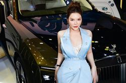 Lý Nhã Kỳ gợi cảm tạo dáng bên siêu xe 18 tỷ đồng