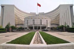 PBoC giữ nguyên lãi suất cho vay trung hạn và tăng thanh khoản cho thị trường