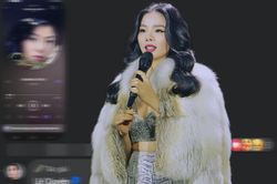 Nhìn lại ảnh thuở mới vào nghề, Lệ Quyên chỉ ra điểm 'thương hiệu' suốt mấy chục năm trên gương mặt