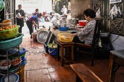 Vụ TikToker nổi tiếng bị đuổi khỏi quán phở vì ngồi xe lăn: Chủ quán phở lên tiếng