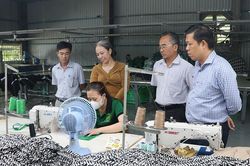 Tiếp tục thực hiện Nghị quyết số 04 khóa XII gắn với học tập và làm theo gương Bác