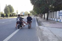 Nhiều trẻ em vi phạm an toàn giao thông