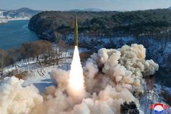 Triều Tiên phóng thành công IRBM siêu thanh sử dụng nhiên liệu rắn